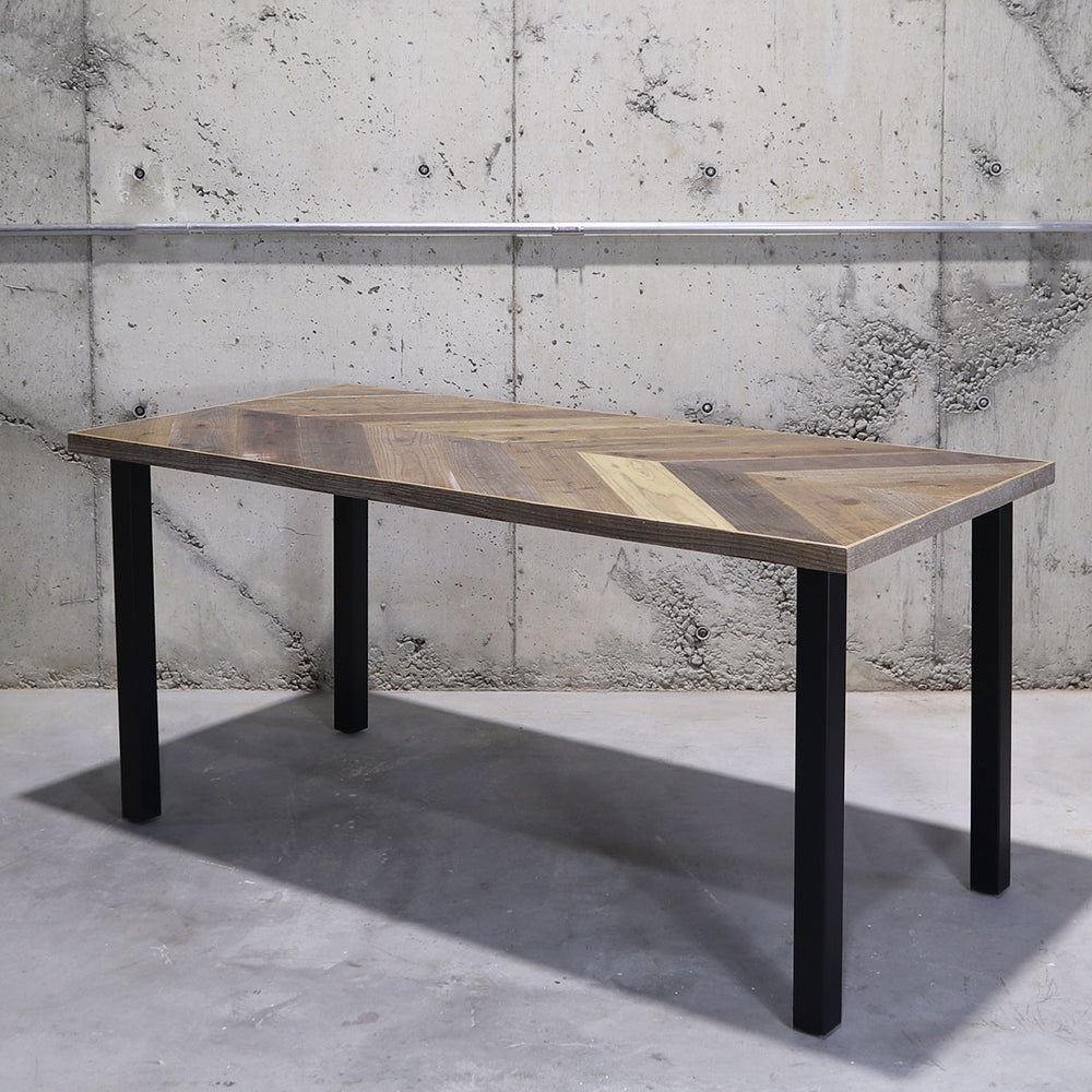 ヘリンボーン テーブル IMG_6336_1000x.jpg?v=1640076438